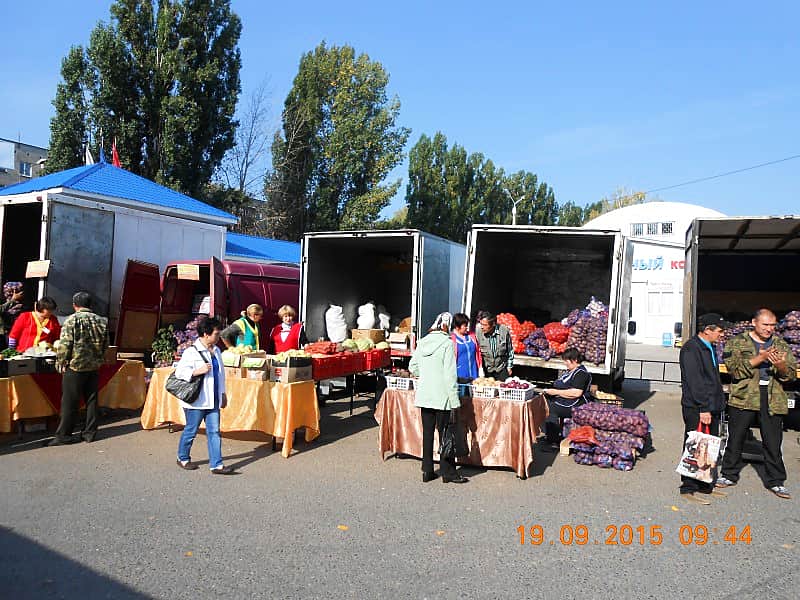 Свыше 43 тонн сельскохозяйственной продукции удалось реализовать в Чебоксарах в рамках месячника "Дары осени-2015".