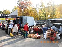 Свыше 43 тонн сельскохозяйственной продукции удалось реализовать в Чебоксарах в рамках месячника "Дары осени-2015" (фото №6).