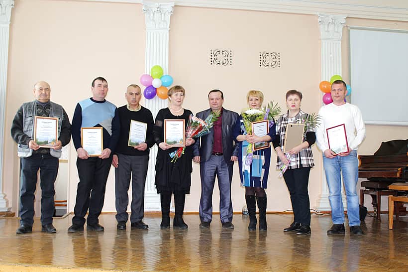 Торжественное мероприятие, посвященное Дню работников бытового обслуживания и жилищно-коммунального хозяйства, прошло в Канашской Детской музыкальной школе.