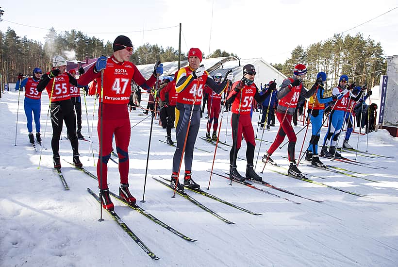 Традиционные соревнования по лыжным гонкам «ПетровSKI старт» собрали на канашской земле более ста ветеранов лыжного спорта Чувашской Республики.