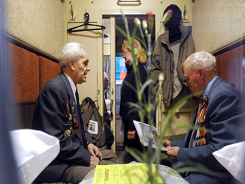 Ветераны ВОВ смогут бесплатно ездить на поездах РЖД весь май.