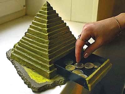 Владимир Путин подписал закон об установлении уголовной ответственности за организацию финансовых пирамид.