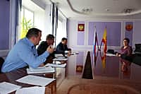 Вопросы личного характера обсудили жители г. Канаш с главой администрации Владиславом Софроновым (фото №9).