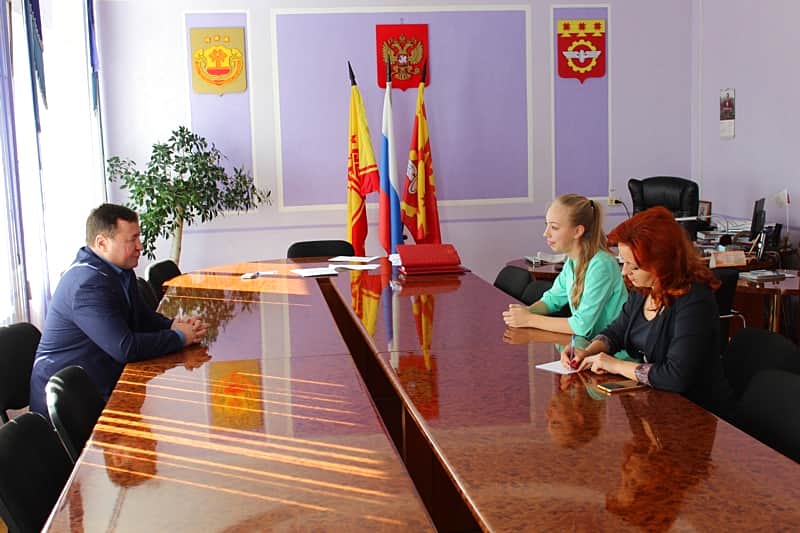 Встречи с со студентами, поступившими в высшие учебные заведения в пределах квоты целевого приема (моногорода), в городе Канаш стали доброй традицией.