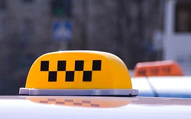 Выдано 2770 разрешений на осуществление деятельности по перевозке пассажиров и багажа легковыми такси на территории Чувашской Республики.