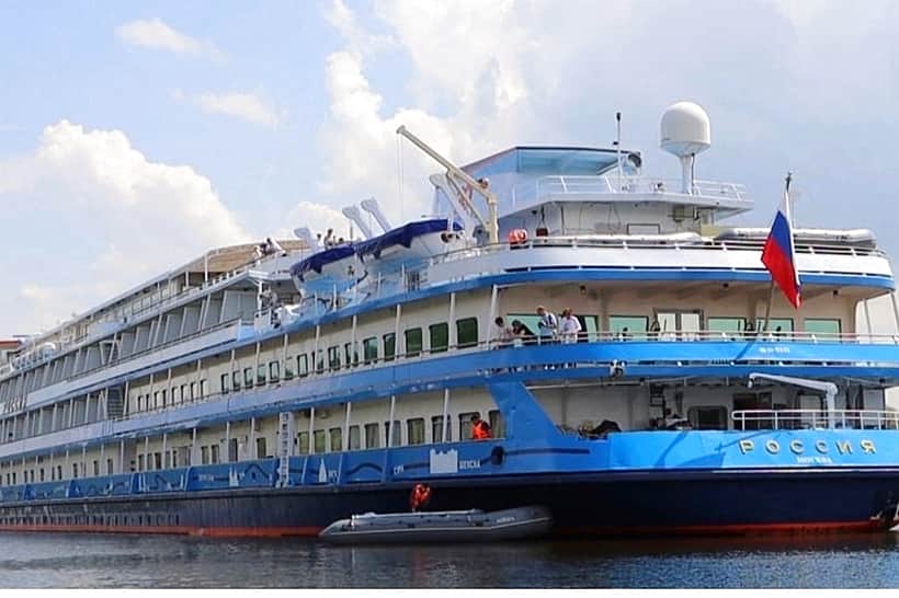 Плавучим мини-отелем и Сурой будет привлекать туристов Ядрин.