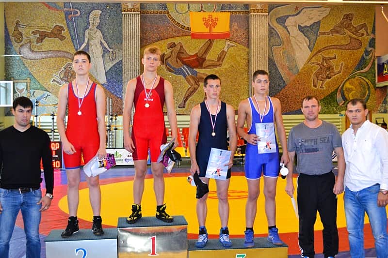 Юные борцы города Канаша собрали внушительную коллекцию медалей открытого республиканского турнира.