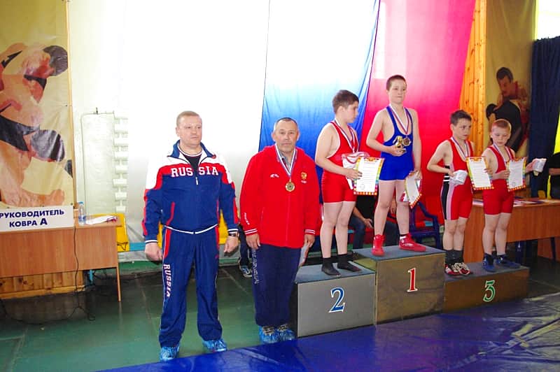Юные спортсмены г. Канаш - победители и призеры республиканского открытого турнира по вольной борьбе, посвященного Дню защиты детей.