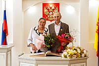 В отделе ЗАГС Канашского МО прошла торжественная церемония чествования золотого юбилея супругов Павловых (фото №5).