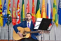 Женщинам администрации Канашского района в честь 8 Марта - сюрпризы от коллег-мужчин (фото №2).