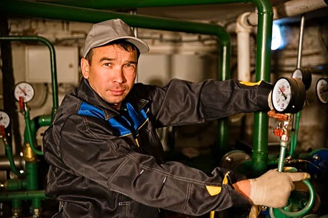 Жильцы решили экономить: В Чебоксарах по инициативе жителей МКД устанавливаются современные терморегуляторы.