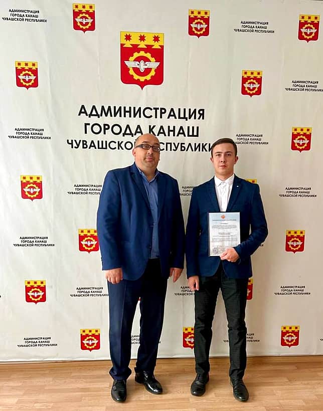 В администрации города Канаш вручен очередной жилищный сертификат на получение социальной выплаты.