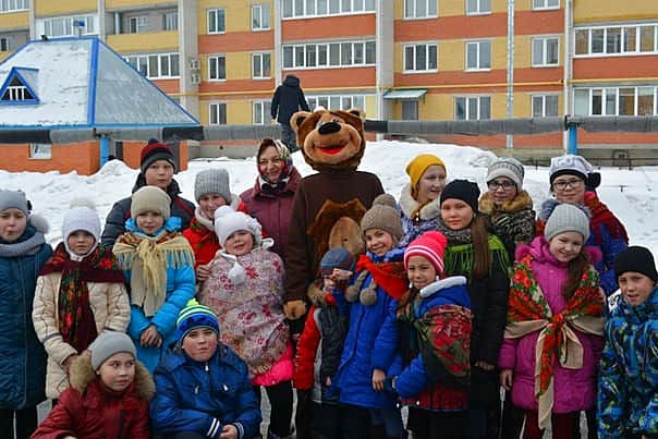 Жители микрорайона "ВРЗ" города Канаш отпраздновали начало масленичной недели.