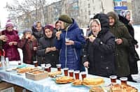 Жители микрорайона "ВРЗ" города Канаш отпраздновали начало масленичной недели (фото №2).