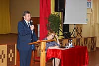 С жителями микрорайона "Восточный" прошла очередная встреча руководства г. Канаш (фото №1).