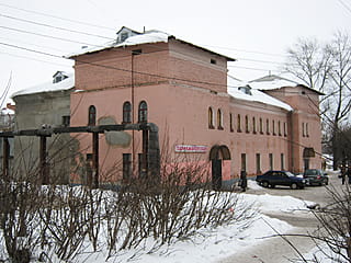 ул. Чкалова, 19 (г. Канаш) -​ административно-бытовое здание.