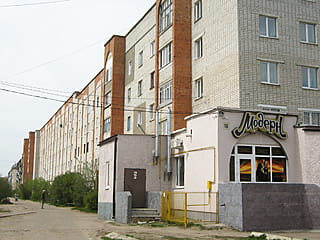 ул. Чкалова, 16 (г. Канаш) -​ многоквартирный жилой дом.