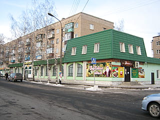 ул. Фрунзе, 13 (г. Канаш) -​ многоквартирный жилой дом.