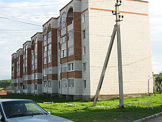 Ибресинское шоссе, 5 (г. Канаш) -​ многоквартирный жилой дом.
