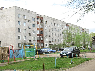 ул. Ильича, 7 (г. Канаш) -​ многоквартирный жилой дом.