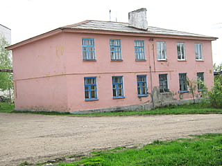 ул. Кабалина, 15 (г. Канаш) -​ многоквартирный жилой дом.