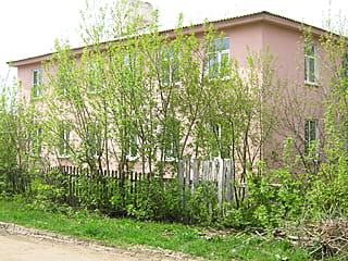 ул. Кабалина, 5 (г. Канаш) -​ многоквартирный жилой дом.