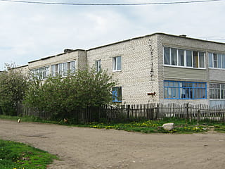 ул. Крупской, 9 (г. Канаш) -​ многоквартирный жилой дом.