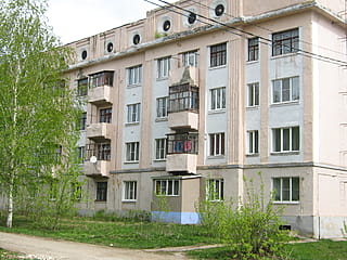 пр‑т Ленина, 37 (г. Канаш) -​ многоквартирный жилой дом.