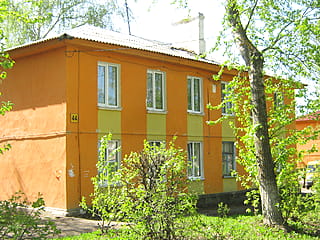 пр‑т Ленина, 44 (г. Канаш) -​ многоквартирный жилой дом.