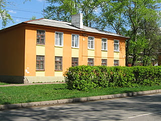 пр‑т Ленина, 73 (г. Канаш) -​ многоквартирный жилой дом.
