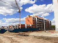 Многоквартирный жилой дом. 13 мая 2025 (вт).