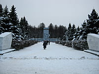 Монумент Славы павшим в кровопролитных боях Великой Отечественной войны. 08 декабря 2013 (вс).