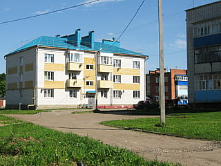 ул. ПМС‑205, 1 (д. Ямурза) -​ многоквартирный жилой дом.
