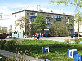 ул. Пушкина, 25 (г. Канаш) -​ многоквартирный жилой дом.