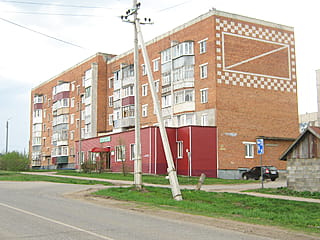 ул. Репина, 12 (г. Канаш) -​ многоквартирный жилой дом.