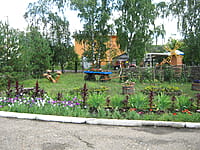 Школьная площадка "Деревенский дворик". 14 августа 2014 (чт).