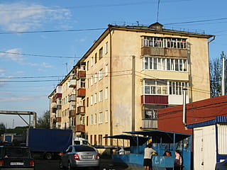 пер. Спортивный, 2 (г. Канаш) -​ многоквартирный жилой дом.